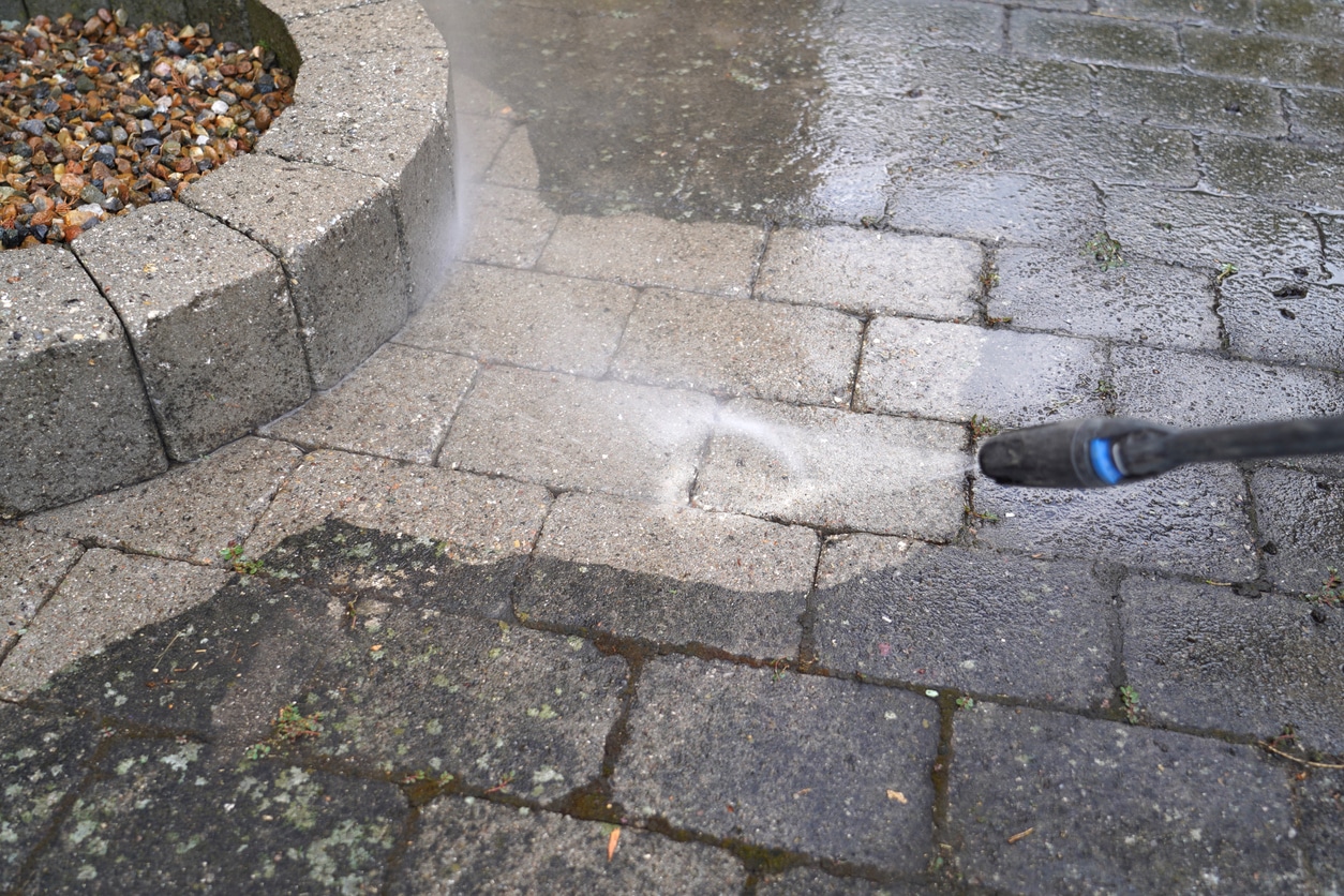 You are currently viewing How to Safely and Effectively Clean Your Patio Concrete